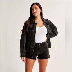 Abercrombie Curve Love High Rise Mom Short Size 33/16
